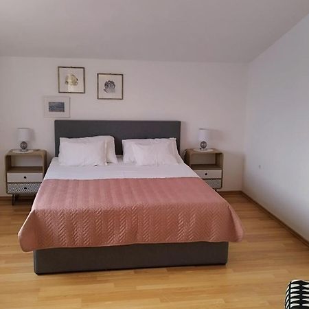 Apartment Mare Vrsi Kültér fotó